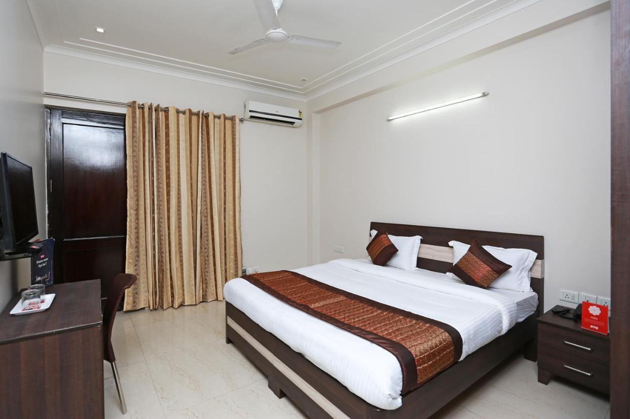 Oyo 11911 Go Rooms Gurgaon Exterior photo