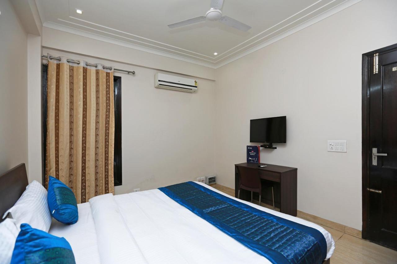 Oyo 11911 Go Rooms Gurgaon Exterior photo