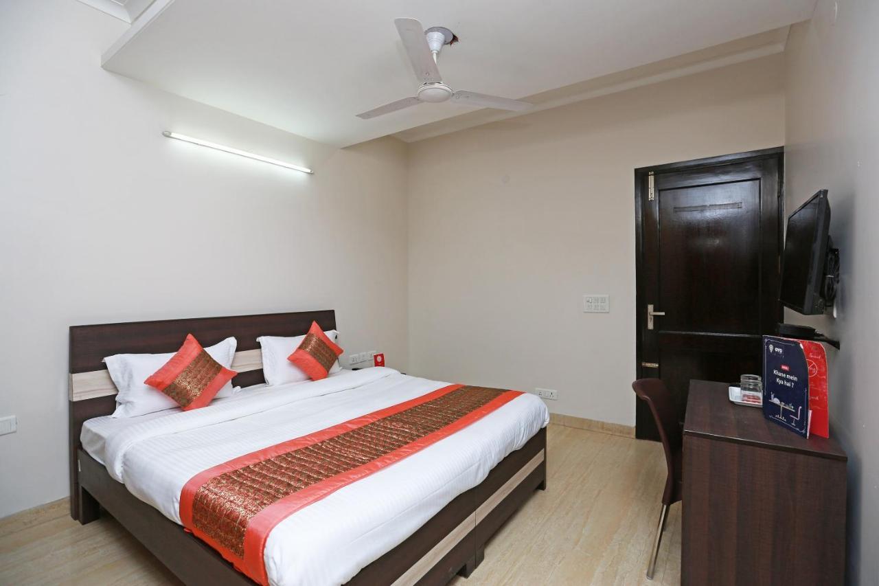 Oyo 11911 Go Rooms Gurgaon Exterior photo